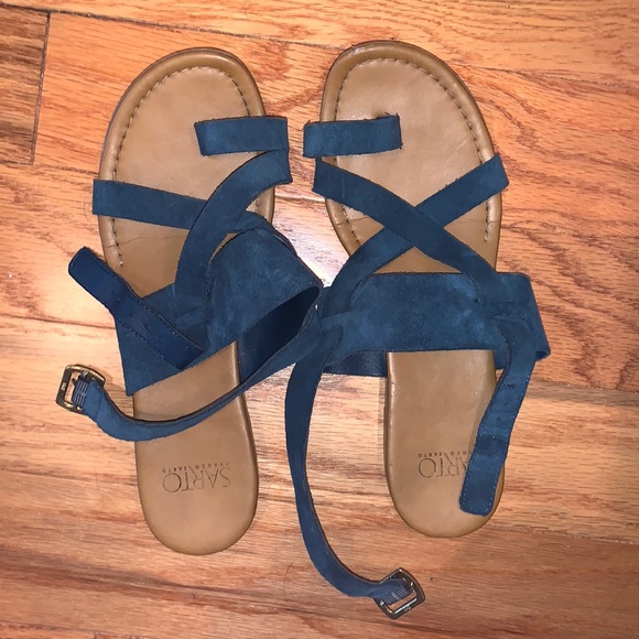 Franco Sarto Blue Suede Flat Sandals size 8! - Picture 1 of 3